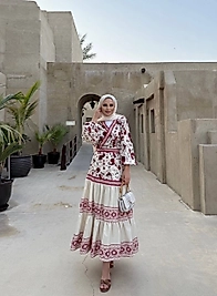 Önü Bağlamalı Güllü Etekli Takım